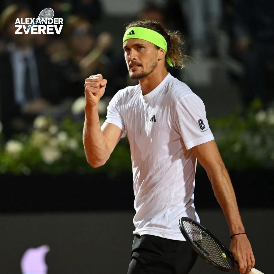 Junior Career Breakthrough and Early Recognition